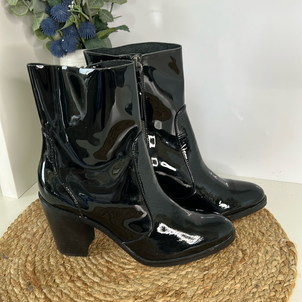 Splendid Patent Leather ankle booties-size 8-black